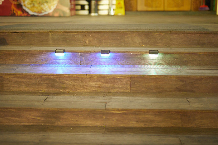 مصابيح الشمسية LED للطرق المضيئة في المرفأ مصابيح خطوة تحذير خارجية للمشي على الرصيف حديقة طريق الحديقة