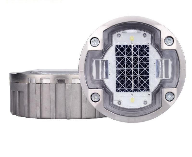 شمسي LED سبائك الألومنيوم الكمبيوتر الطرق العقاب IP68 مقاوم للماء مستوى 2V الجهد 0.825KG مصدر الضوء