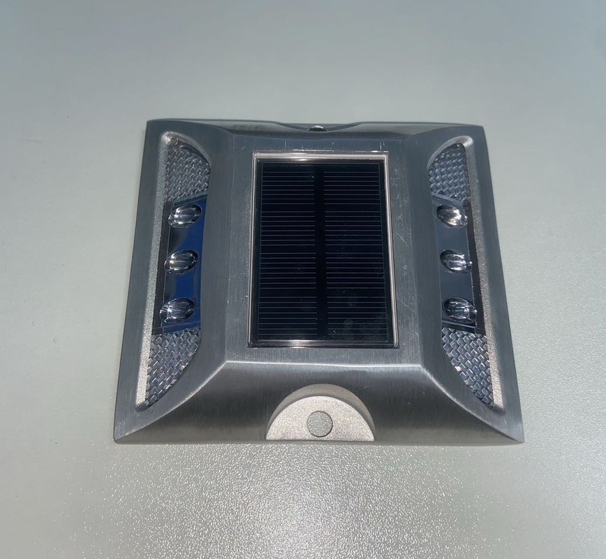 مضادات الطقس متعددة الألوان LED الطرق الشمسية مع PC سبيكة الألومنيوم لظروف شديدة