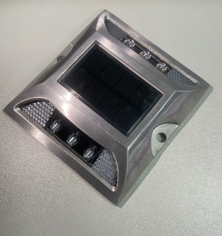 114*105*23mm سبيكة الألومنيوم PC IP68 الطرق الشمسية مع -40C- 85C درجة حرارة العمل