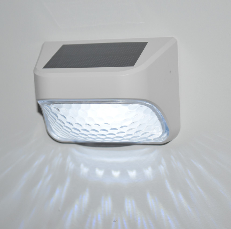 ضوء السور يعمل بالطاقة الشمسية LED للخارج مضاد للماء ضوء الحديقة الحديقة الزخرفية