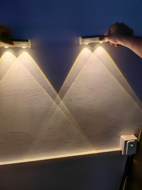 جسم ABS 4-جانب مضاء ضوء الجدار الشمسي ABA PC Shell مع إضاءة LED RGB بيضاء دافئة