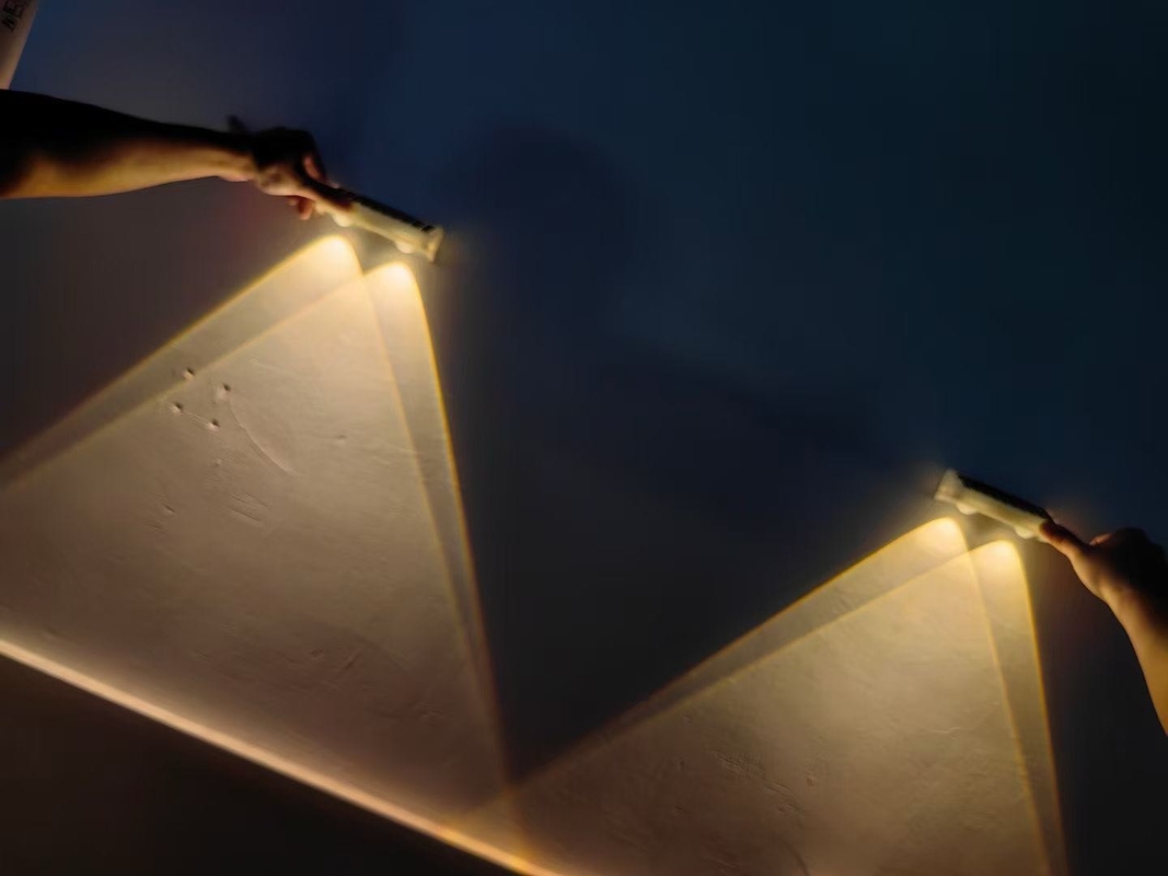 وضع مزدوج مضاد للماء RGB ضوء الحائط الشمسي مع لون إضاءة RGB أبيض دافئ و 2 LED الفقاعة