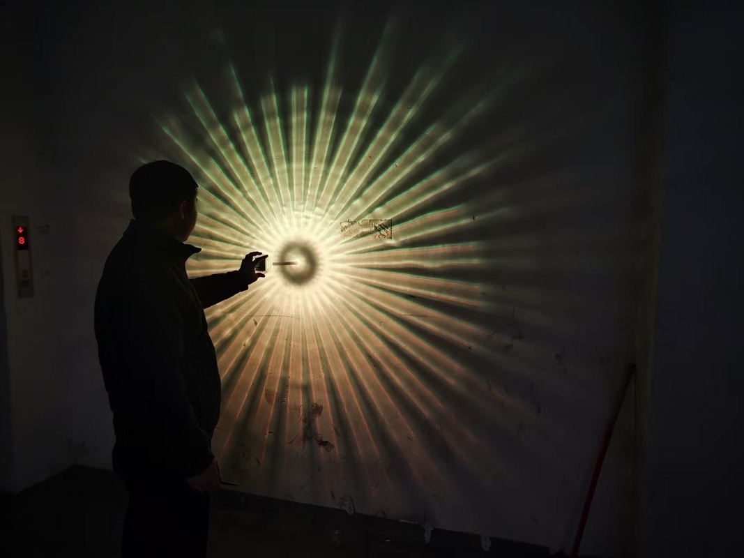 مصابيح الحديقة LED تعمل بالطاقة الشمسية مع مستوى مقاومة للماء IP65 وكثافة الضوء 10LM للممرات الخارجية