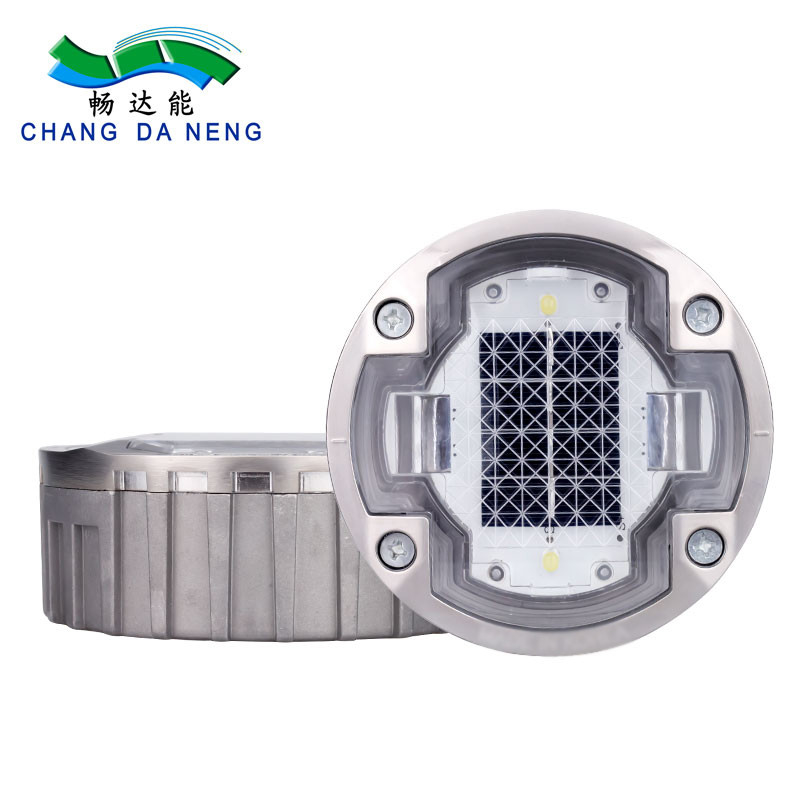 بطارية Ni-Mh تعمل بالطاقة الشمسية LED Stud لتحسين الرؤية والأداء على الطريق