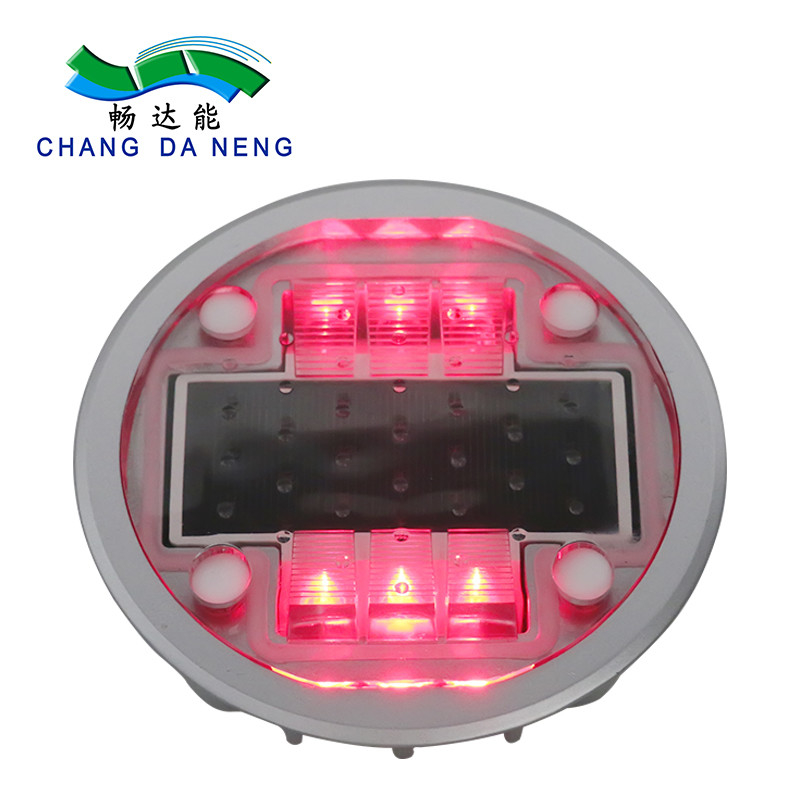 136 * 52mm حجم ضوء شديد من الطاقة الشمسية LED علامات الطريق المدفونة مع IP68 تصنيف مقاومة للماء