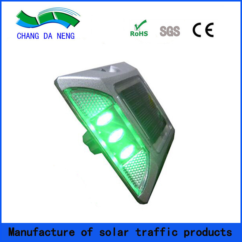 الطرق السريعة الجاهزة للطاقة الشمسية LED الطرق الطرق الثقيلة المكونة من سبيكة الألومنيوم البناء لجميع الفصول