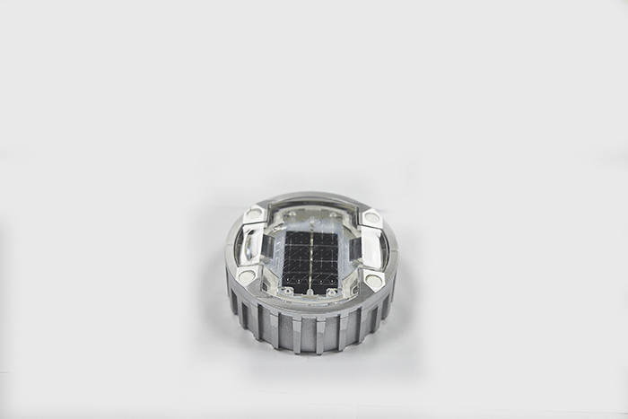 الطرق الشمسية الحمراء 2V سبيكة الألومنيوم PC IP68 مقاوم للماء لتحسين الرؤية على الطريق في الليل