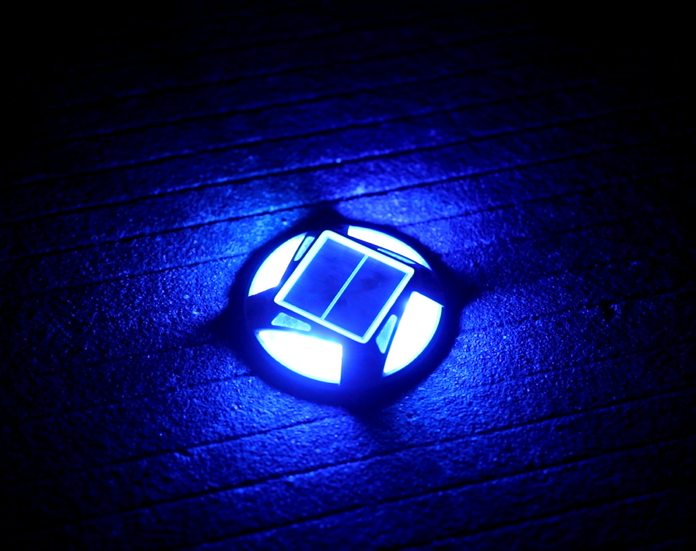 IP67 ضوء رصيف شمسي مضاد للماء LED -20C ~ 60C نطاق درجة الحرارة مع تركيب المسمار