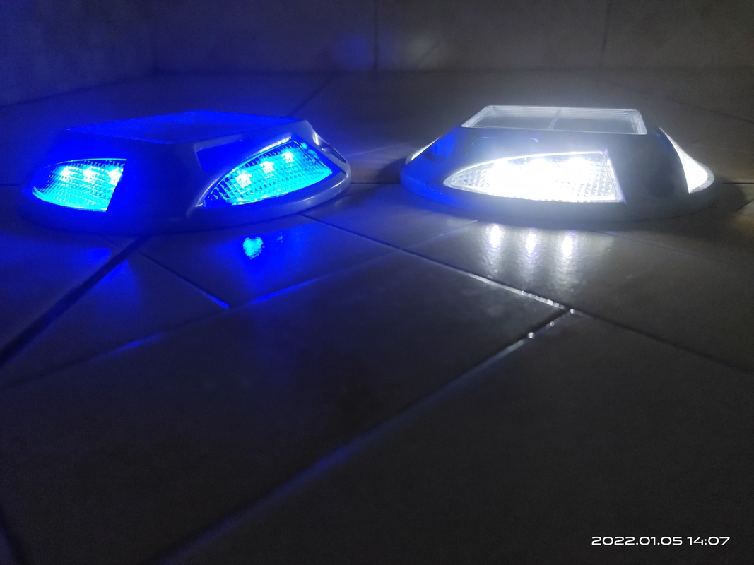سعر المصنع IP67 في الهواء الطلق بالطاقة الشمسية LED حديقة سطح السفينة أضواء LED تشغيل الأضواء