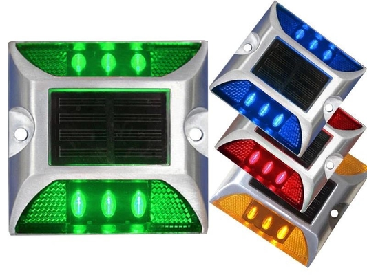 IP67 مقاوم للماء السلامة على الطريق تعمل بالطاقة الشمسية LED Cat Eye Reflective Road Stud